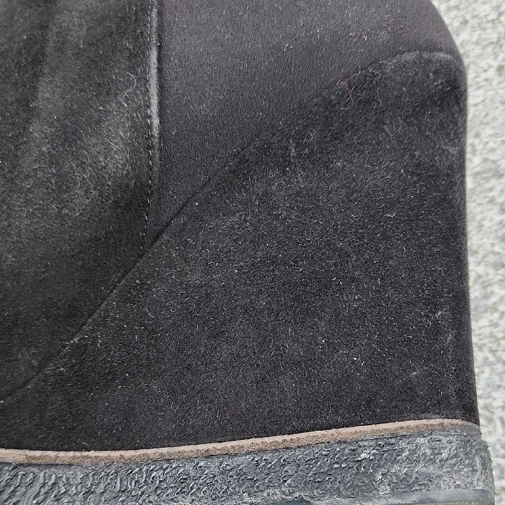 Stuart Weitzman Elegant Black Suede Women's Boots 7 M